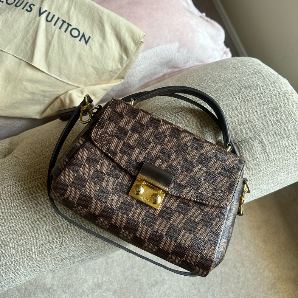 Louis Vuitton purse crossbody